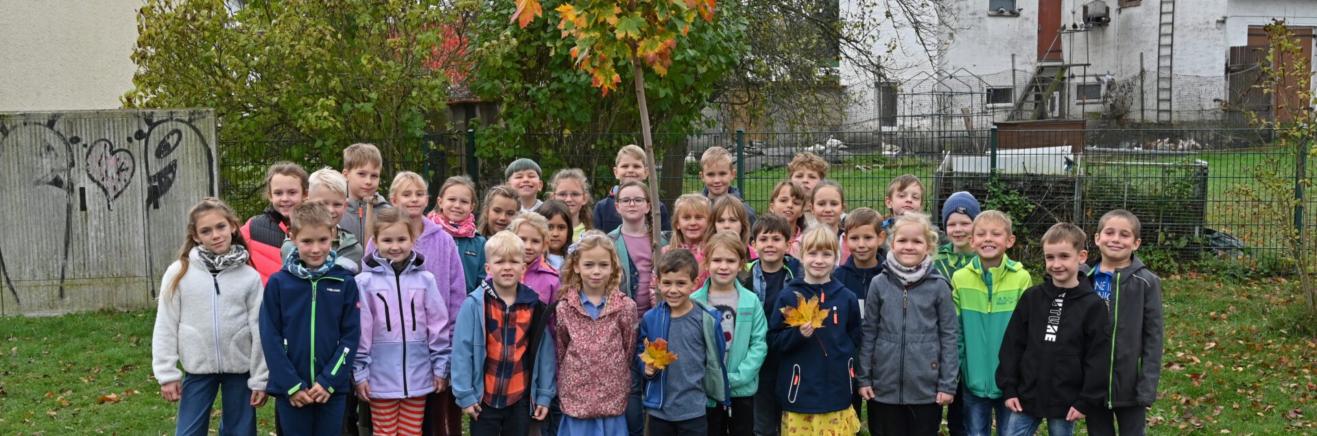 Baumspende für die Grundschule Lobstädt